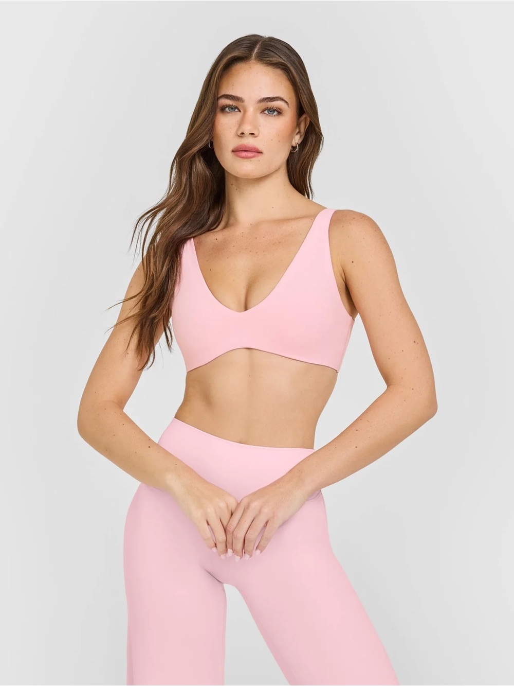 ONER ACTIVE SOFT MOTION™ SCOOP BACK BRALETTE WITH GRAY LOGO